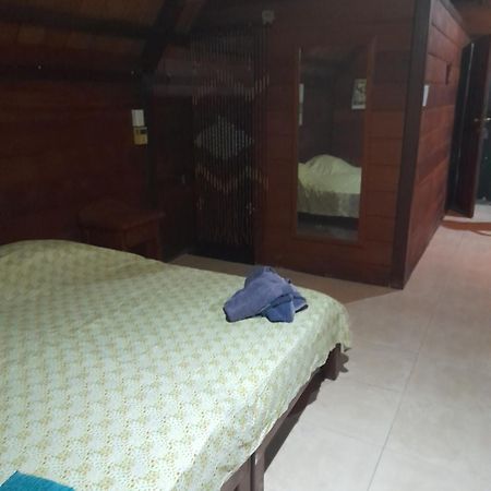 Charming Yellow Houses Loft-Style Apartment Bocas Town Luaran gambar